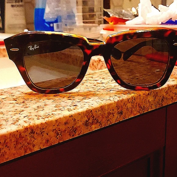 UNISEX RayBands shades or RX glasses........